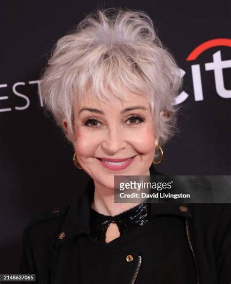 1,678 Annie Potts Photos & High Res Pictures